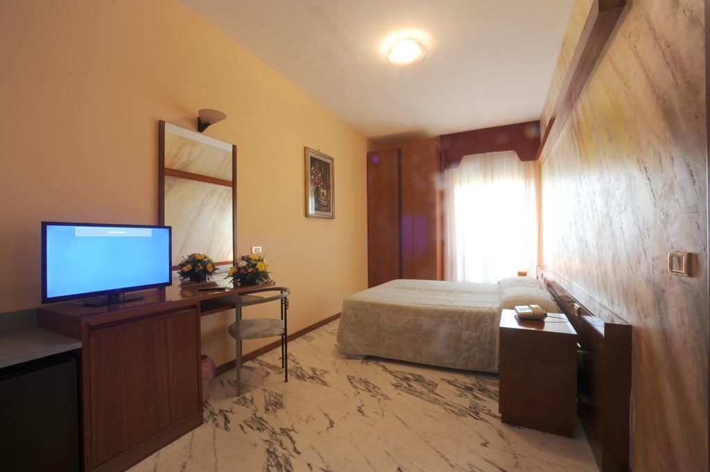Monticchio  Hotel Excelsior מראה חיצוני תמונה